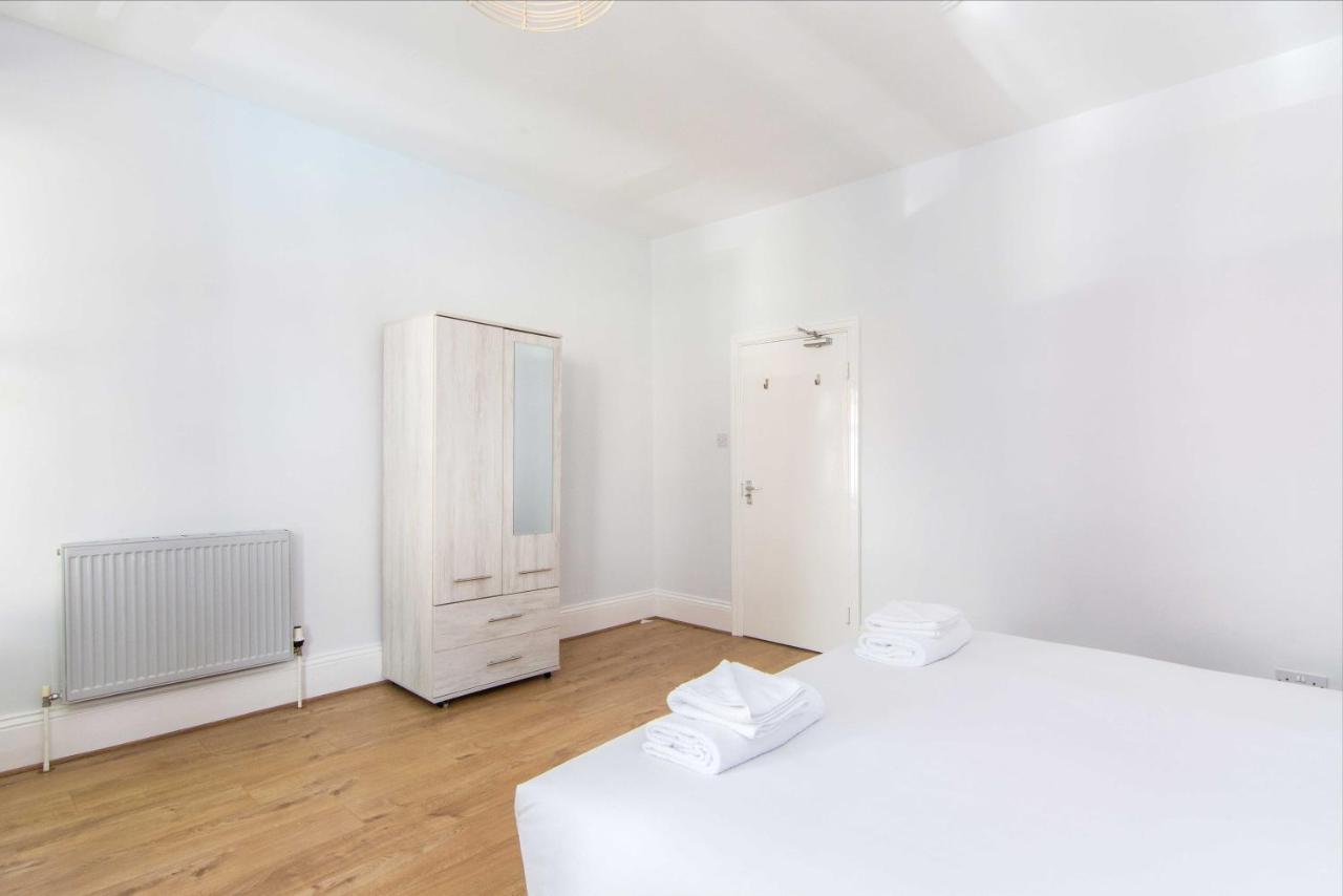 Holiday home Spacious 4 Bed With Parking Near City Centre - 184 Gregory House *