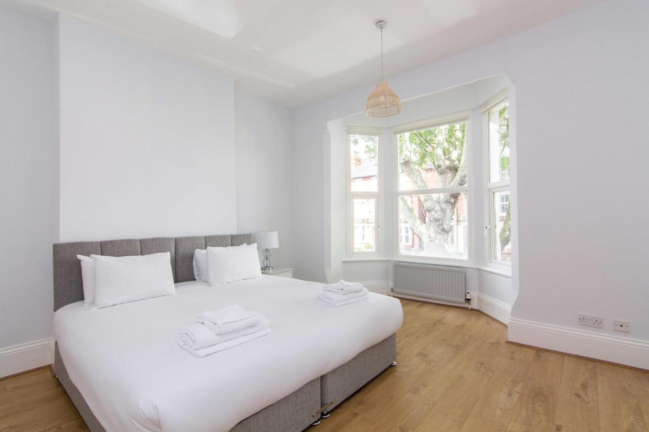 Holiday home Spacious 4 Bed With Parking Near City Centre - 184 Gregory House